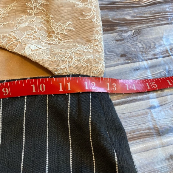 Vatanika Floral Lace Cutout V-Neck Wide-Leg Pin Stripe Contrast Jumpsuit Sz 4 - Picture 8 of 9